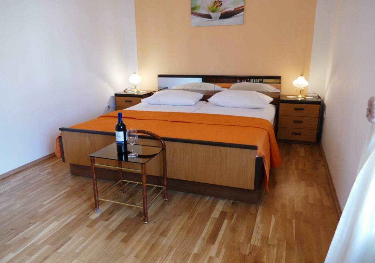 City Retro Chic Apartment Magdalena Trogir Buitenkant foto